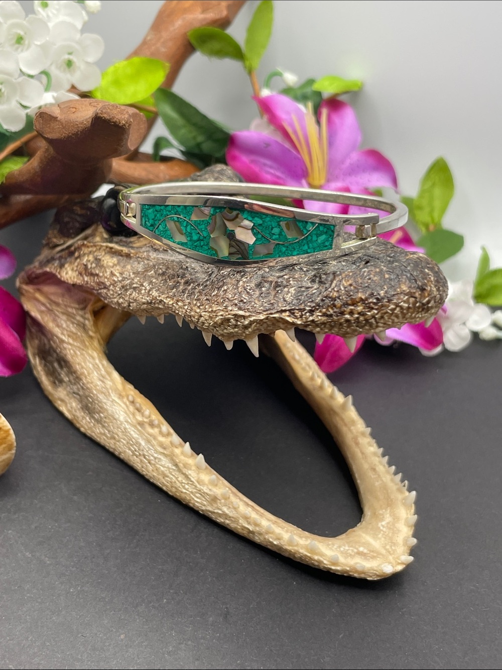 Alpaca green stone with abalone hinged bracelet vintage